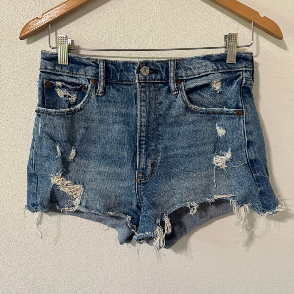 Abercrombie & Fitch High Rise Mom Short Distressed Medium Indigo Wash-28/6 - Picture 2 of 8